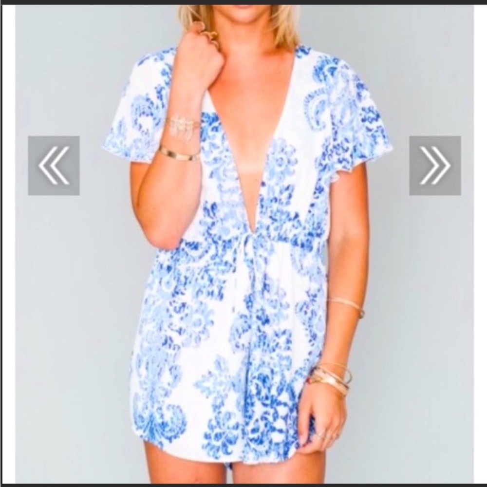Show Me Your Mumu shorts romper jumpsuit medium M blue white pattern draw string